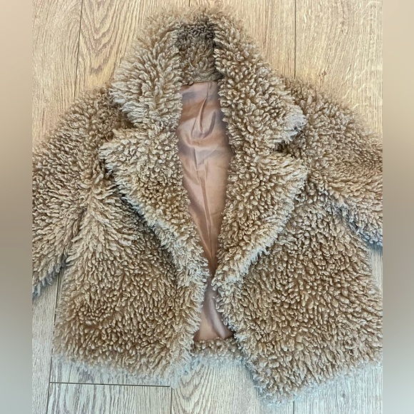 Fuzzy coat - size Small - Picture 4 of 6